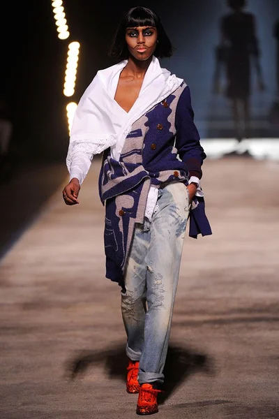 Look 19